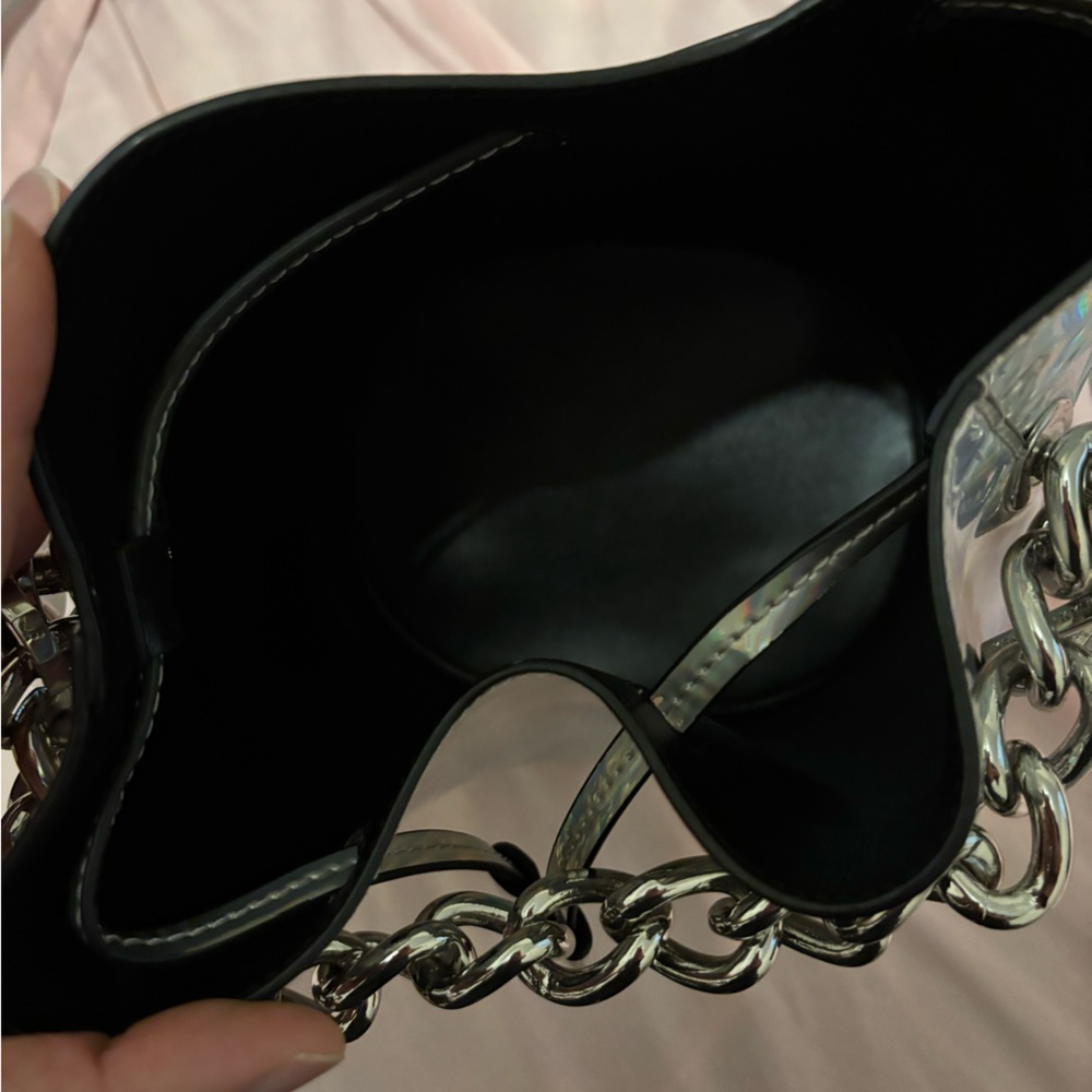 Kendall & kylie Holographic Bucket Bag - Picture 11 of 15
